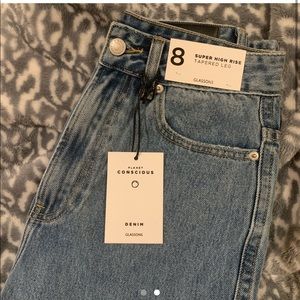 Glassons Mom Jeans size 4 US and Australian size 8 best fits (26/27)